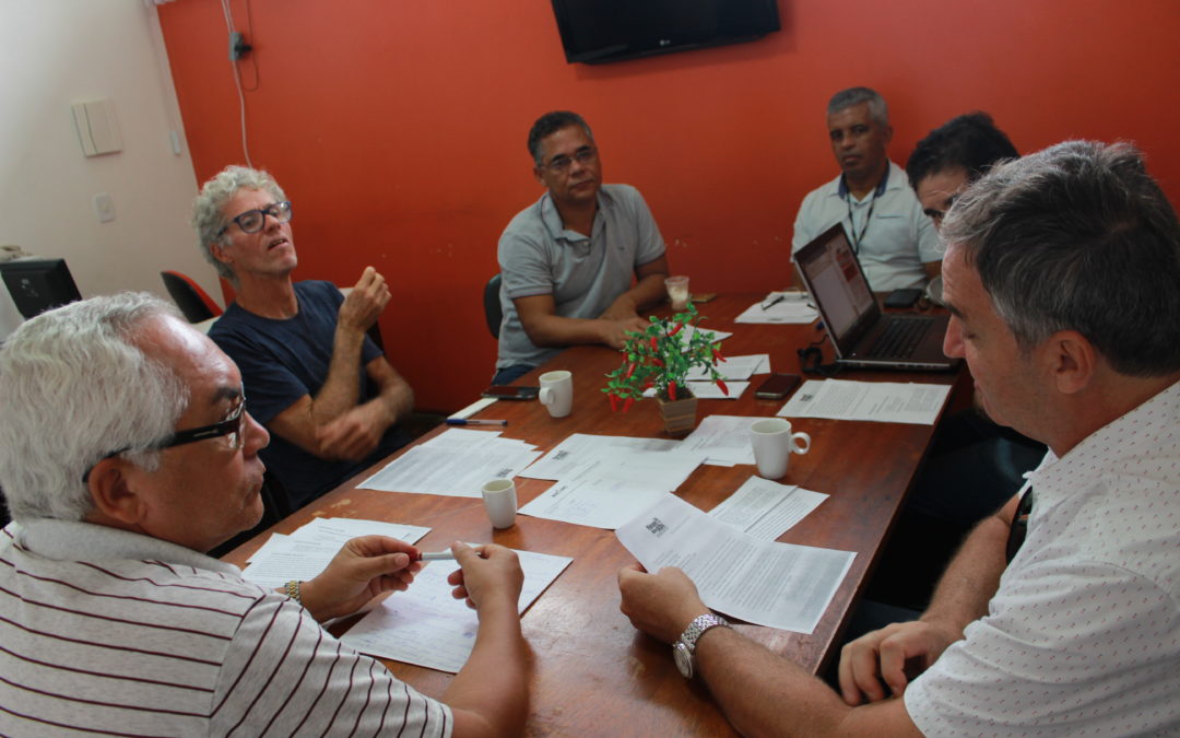 ﻿Campanha de mídia, panfletagem e passagens em sala fazem parte do calendário de mobilização docente na UESC