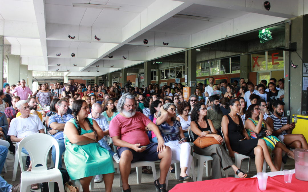 UESC: Professores e professoras aprovam greve em assembleia da ADUSC
