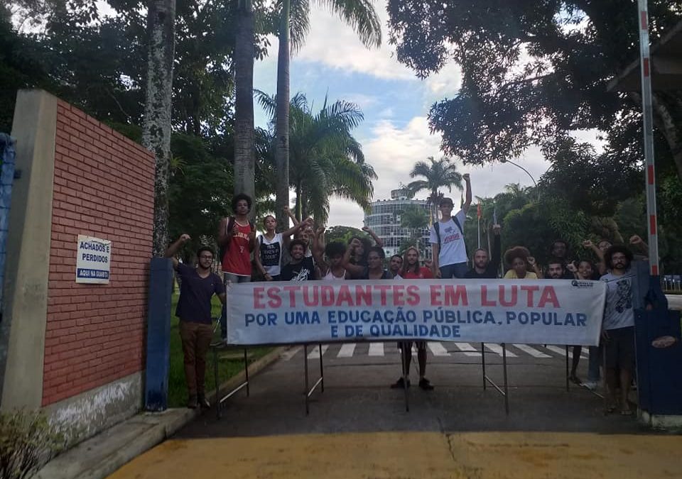 UESC: Fechamento de portões e pavilhões marcam Dia Estadual de Luta Estudantil