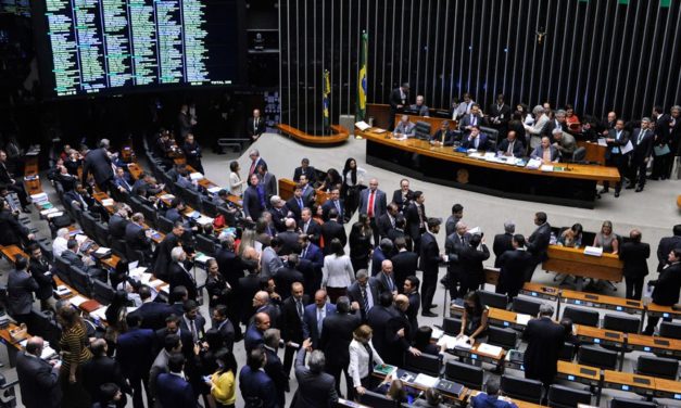 Câmara aprova texto-base da contrarreforma da Previdência em 2º turno