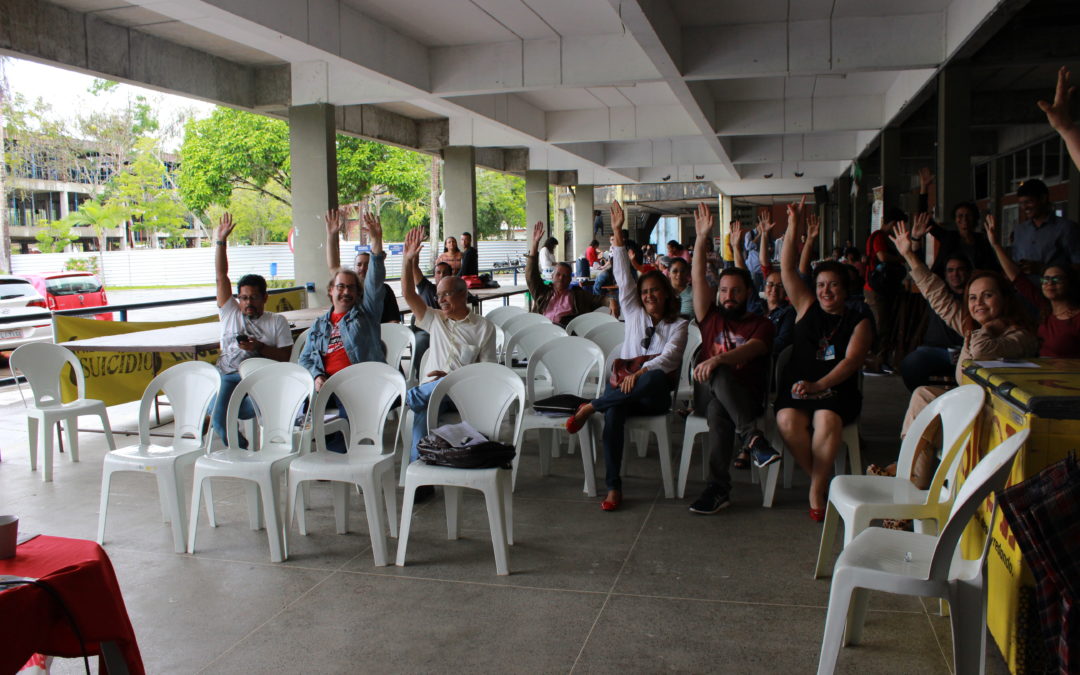 PROFESSORES DA UESC REJEITAM PROPOSTA DO GOVERNO DO ESTADO sobre dedicação exclusiva
