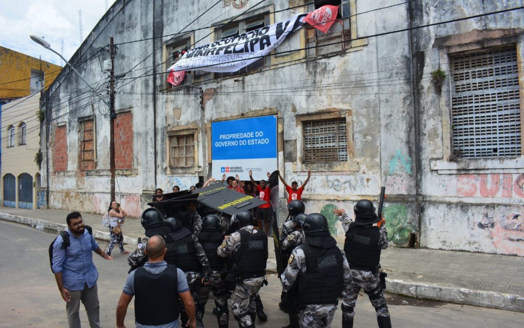 Professores repudiam violência da Polícia Militar e Governo Rui Costa