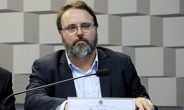 “Esse vai ser um período mais do que perdido para a educação”, afirma o professor Daniel Cara