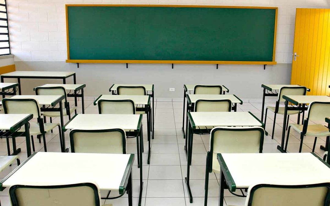 Absurdo: trabalhadores da Educação podem perder 1/3 de hora-atividade