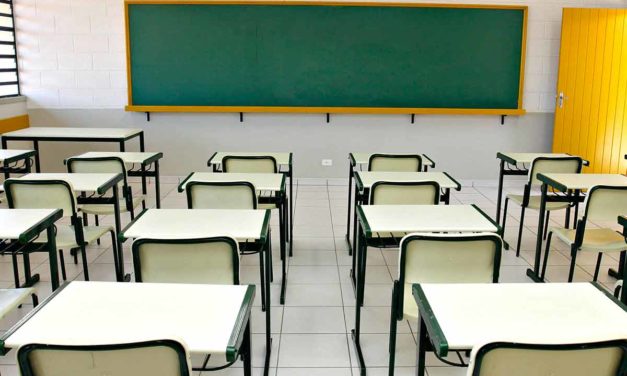 Absurdo: trabalhadores da Educação podem perder 1/3 de hora-atividade