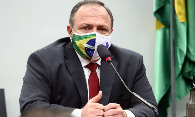 Testes parados, baixos investimentos: a descoordenação do Ministério da Saúde no combate à Covid