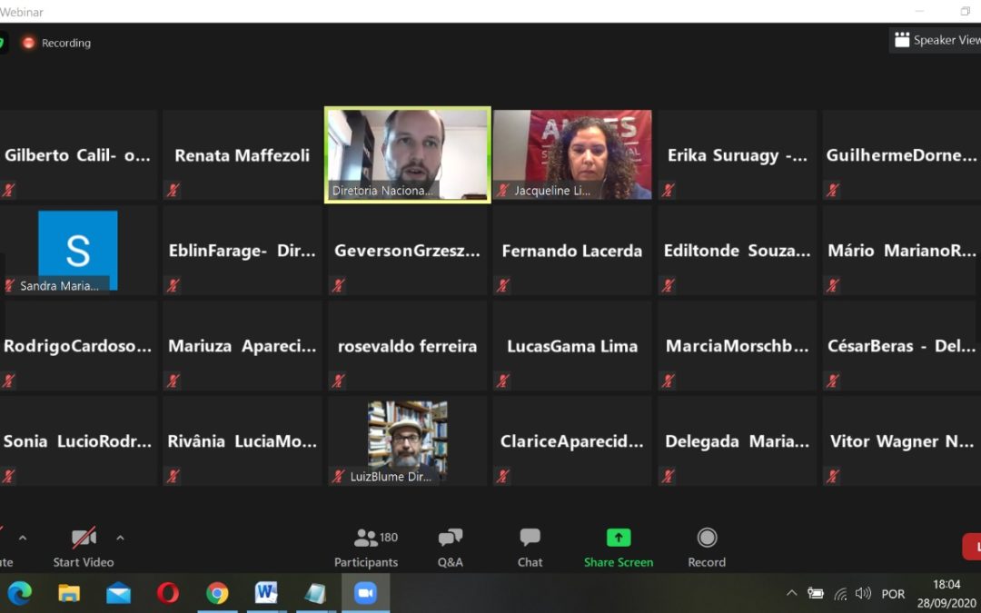Plenária sobre Movimento Docente e Conjuntura abre os debates do 9º Conad extraordinário