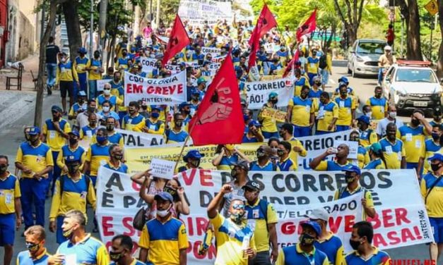 Como resposta à intransigência da empresa no TST, trabalhadores dos Correios fortalecem greve