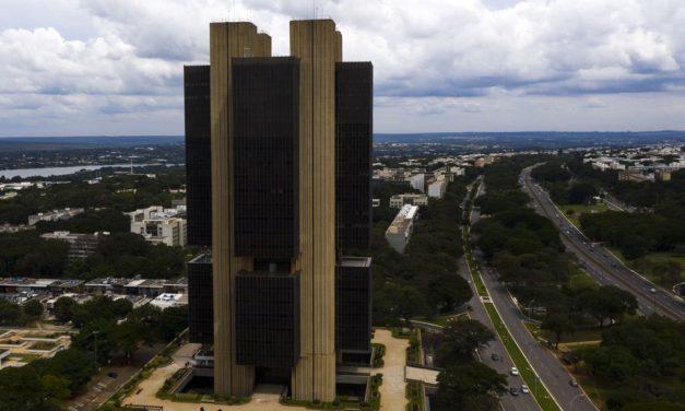 Senadores aprovam projetos que alteram regras do Banco Central