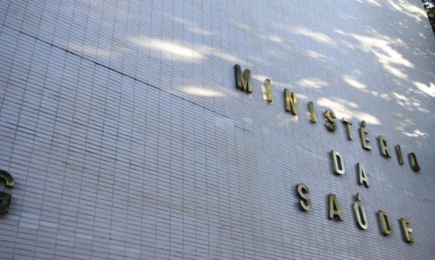 Ministério da Saúde deixa vencer contrato e SUS para de fazer exames de HIV, Aids e hepatites virais