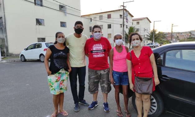 Campanha Prato Cheio distribui alimentos em Itabuna