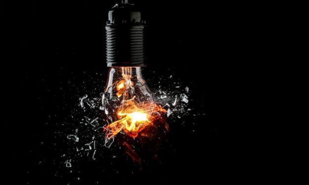 Aumento na conta de luz e risco de apagão: a falta de planejamento do governo Bolsonaro