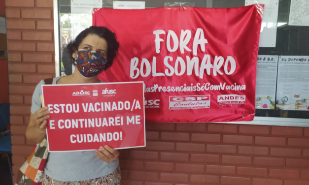 Vacinação na UESC: Segundo grupo de servidores recebe a segunda dose