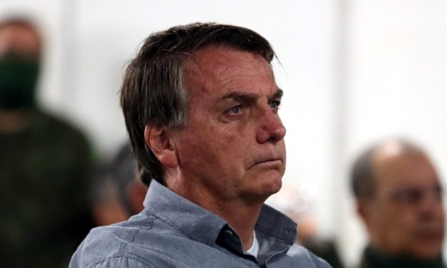 Rejeição a Bolsonaro bate recorde e chega a 64% da população brasileira