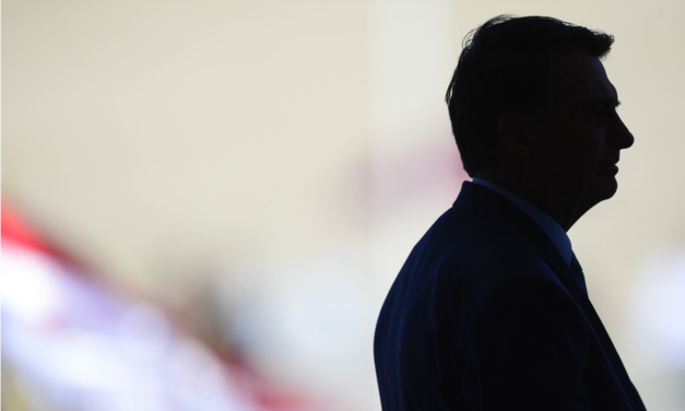 Bolsonaro sofre dupla derrota e vê MP das fake news ser rejeitada no Senado e no STF