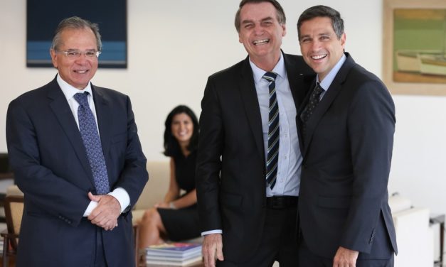 Homens que comandam o Conselho Monetário Nacional têm contas no exterior