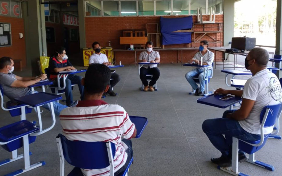 Equipe gestora da UESC Solidária se reúne com a Associação de moradores de Salobrinho