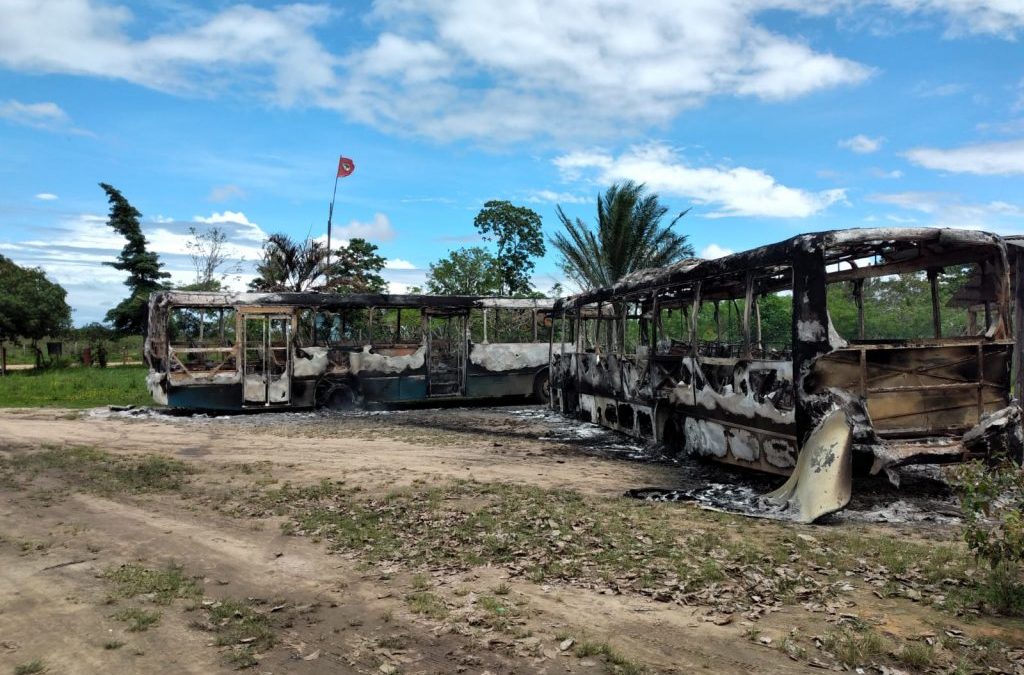 Famílias sem terra sofrem atentado de grupo armado na Bahia