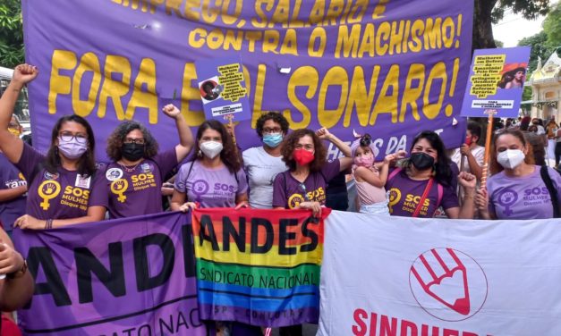 Docentes foram às ruas em todo o país pela vida das mulheres nesse 8 de março