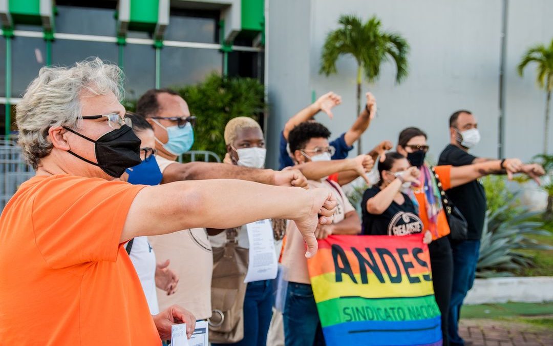 Por que a Bahia não valoriza os (as) professores (as) das Universidades Estaduais?