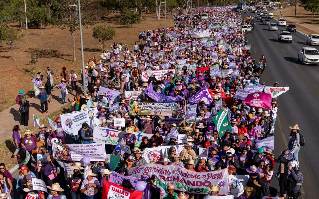 Cerca de 100 mil mulheres participaram da 7ª edição da Marcha das Margaridas em Brasília (DF)