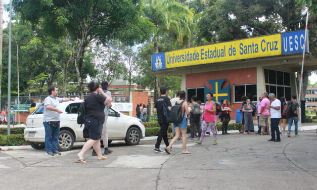 Professores e estudantes da UESC aprovam paralisação para esta quarta-feira (18)