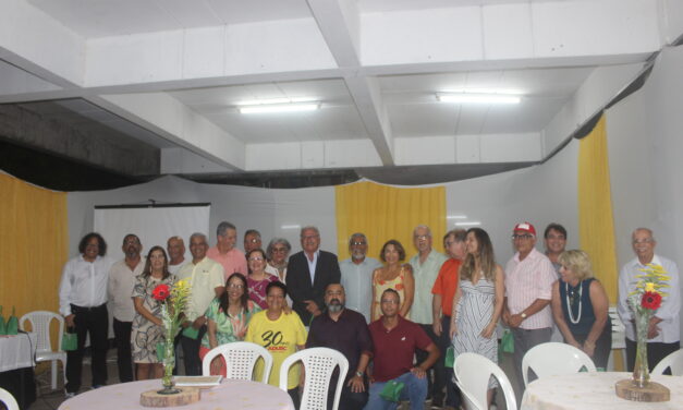 FOTOS: Docentes celebram os 30 anos da ADUSC em noite emocionante
