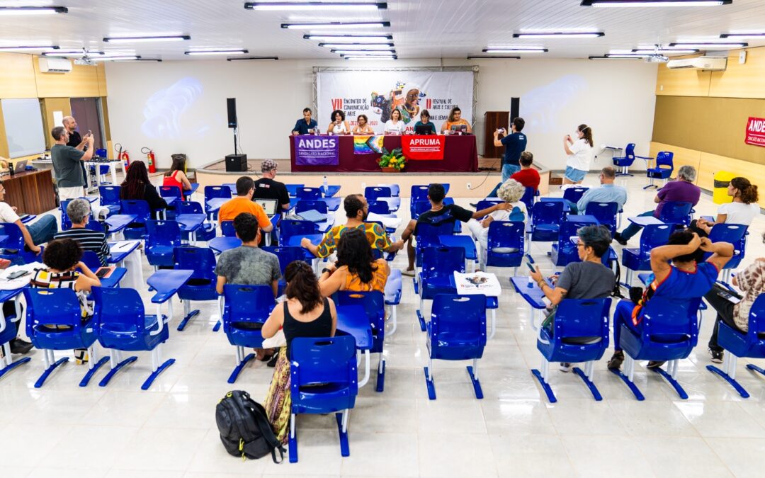 Encontro do ANDES-SN debate lutas contra-hegemônicas e políticas de Comunicação, Arte e Cultura