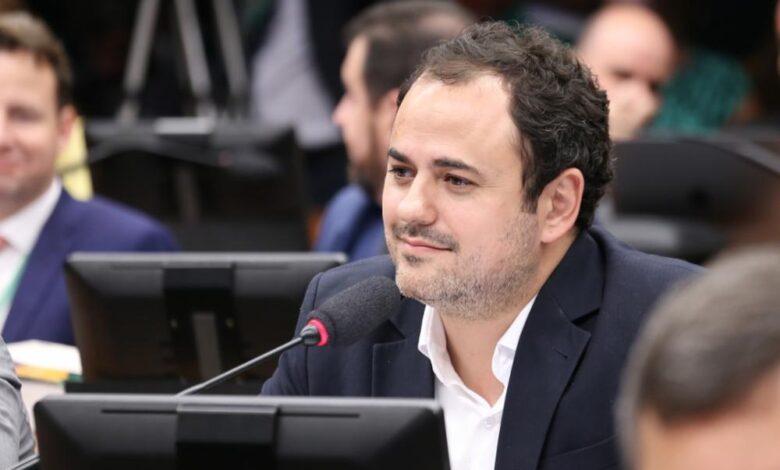 ADUSC envia Moção de Apoio ao Deputado Federal Glauber Braga (PSOL-RJ)