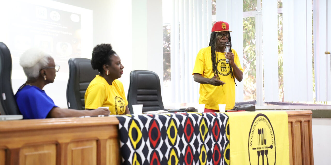 Palestra na UESC discutiu história e organização do Movimento Negro no Brasil