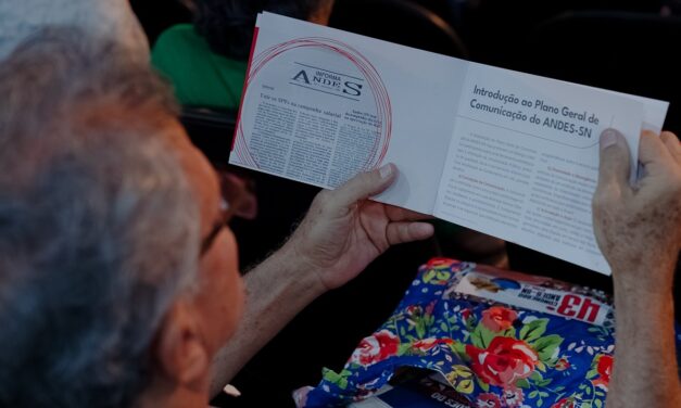 ANDES-SN lança publicações na abertura do 43º Congresso