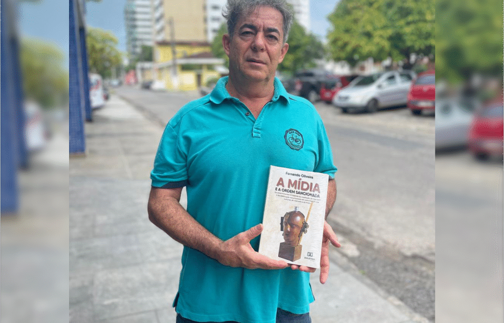 Livro de professor da UESC concorre ao Prêmio Jabuti Acadêmico 2025
