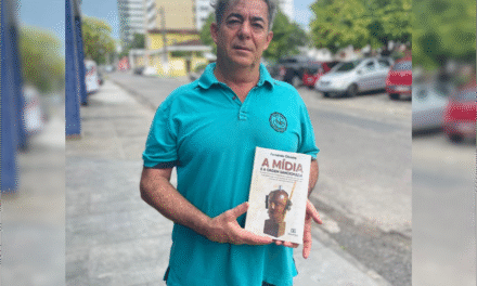 Livro de professor da UESC concorre ao Prêmio Jabuti Acadêmico 2025