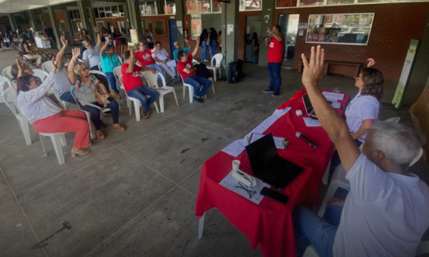 Assembleia da ADUSC aprova proposta de mobilização pelo fim da fila de promoções