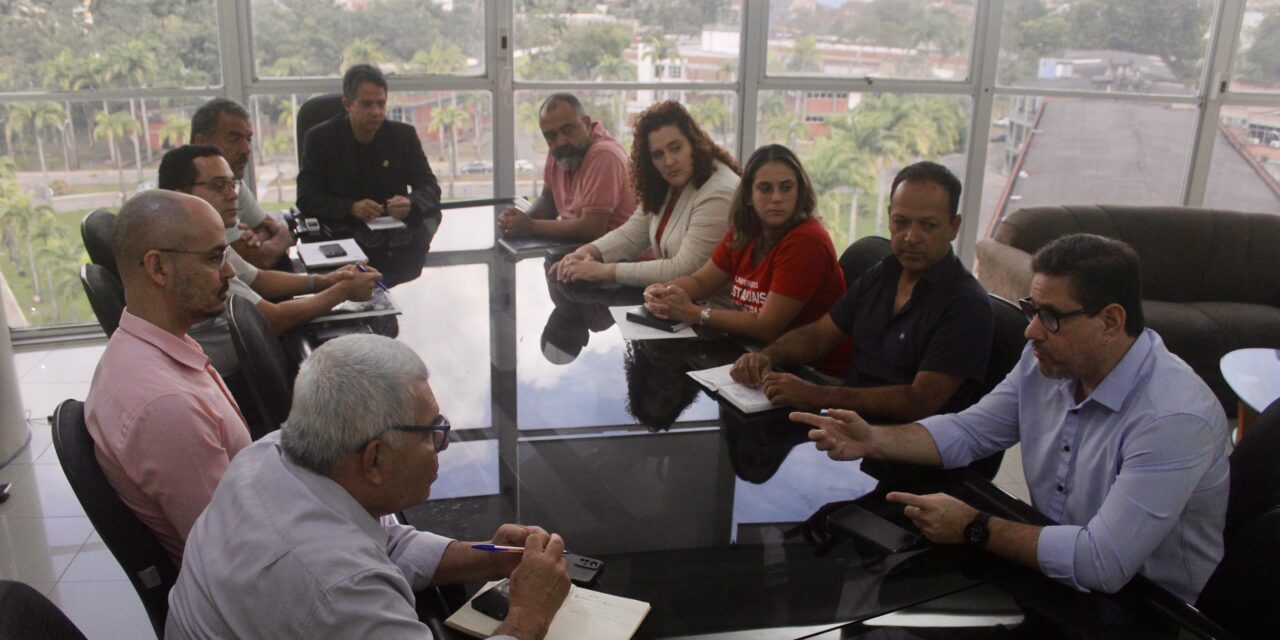 ADUSC se reúne com Reitoria da UESC para discutir promoções e demandas internas