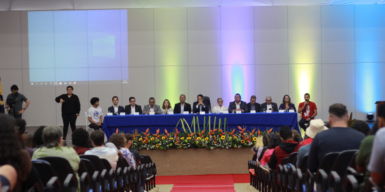 UESC abre semestre letivo com Aula Magna sobre ciência, democracia e universidade