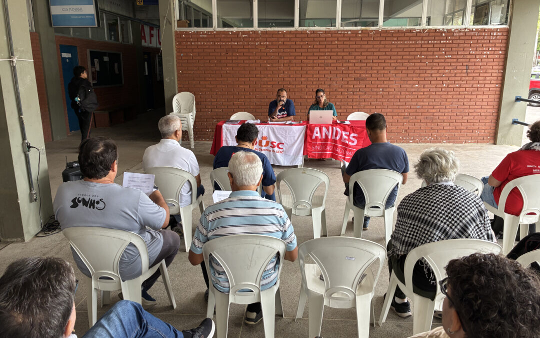 Professoras/es da UESC aprovam mobilização contra a Reforma Administrativa