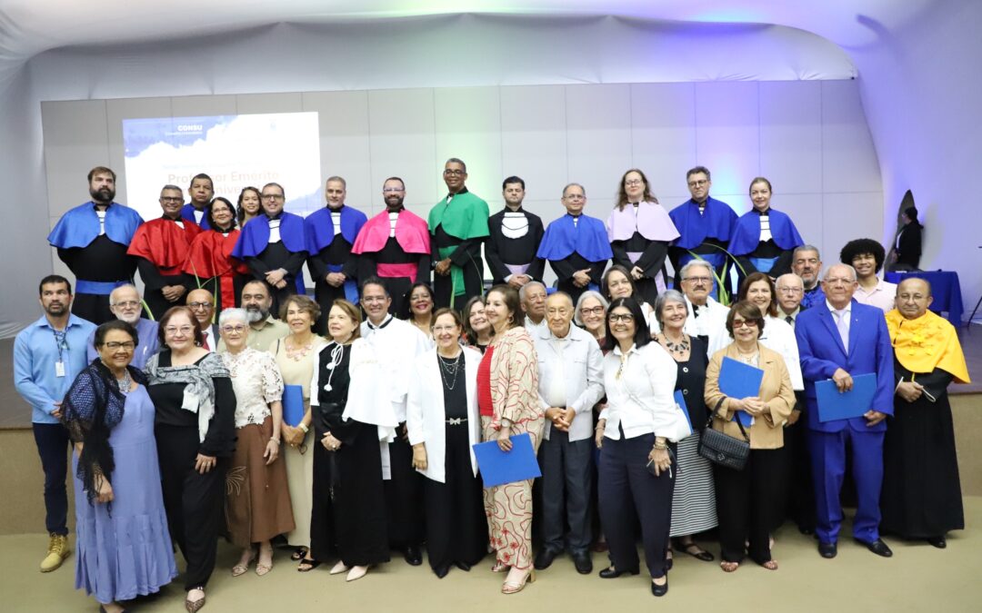 ADUSC participa de solenidade de outorga de títulos honoríficos a docentes e técnicos aposentados da UESC
