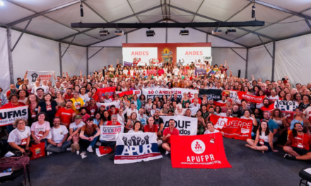 Chamado à luta marca encerramento do 44º Congresso do ANDES-SN  