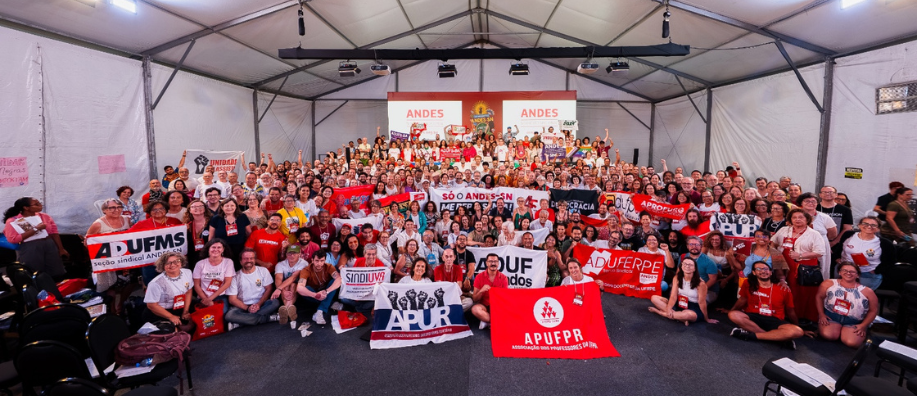 Chamado à luta marca encerramento do 44º Congresso do ANDES-SN  