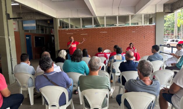Assembleia da ADUSC elege representantes para o 69º CONAD, forma Comissão Eleitoral e intensifica mobilização docente