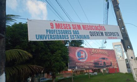 Movimento docente cobra retomada das negociações com o Estado durante visita de coordenador da SEC à UESC