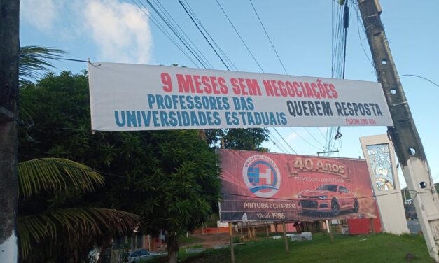 Movimento docente cobra retomada das negociações com o Estado durante visita de coordenador da SEC à UESC