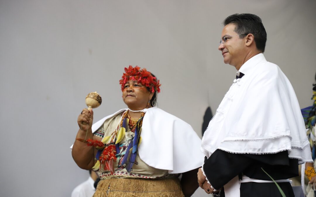 ADUSC destaca homenagem a lideranças indígenas durante sessão especial dos 52 anos da UESC