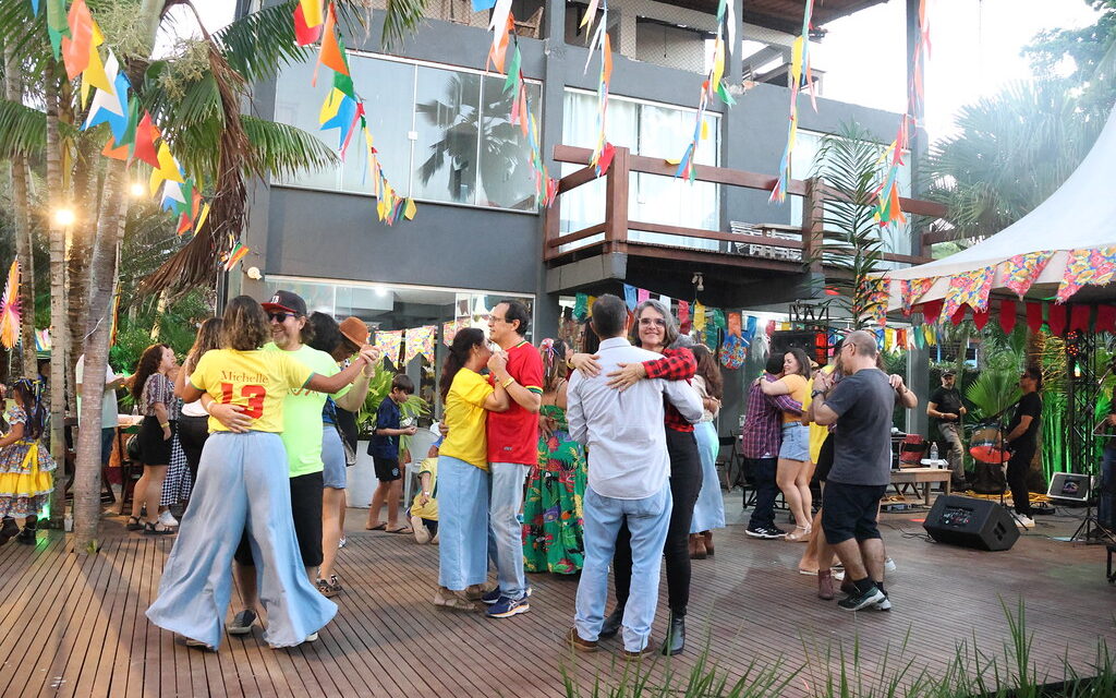 FOTOS: V Forró do Abraço proporciona noite de alegria, confraternização e emoção para servidores da UESC