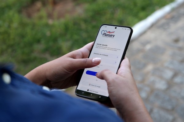 Governo da Bahia não cumpre liminares contra reajustes abusivos do Planserv; docentes devem enviar contracheques à ADUSC