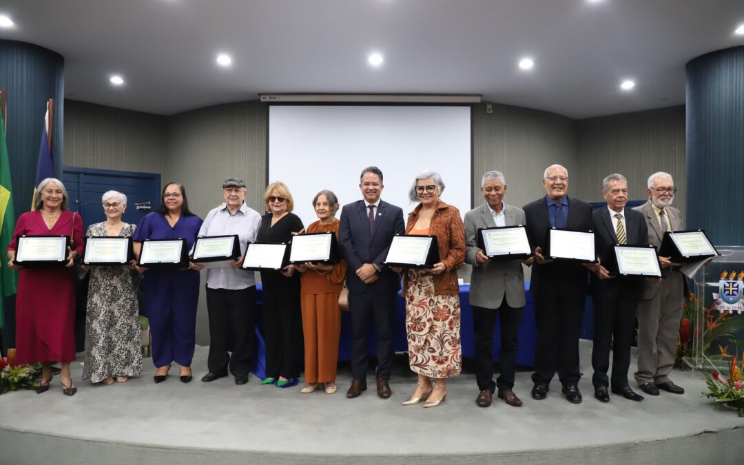 ADUSC celebra reconhecimento a docentes e servidores aposentados da UESC