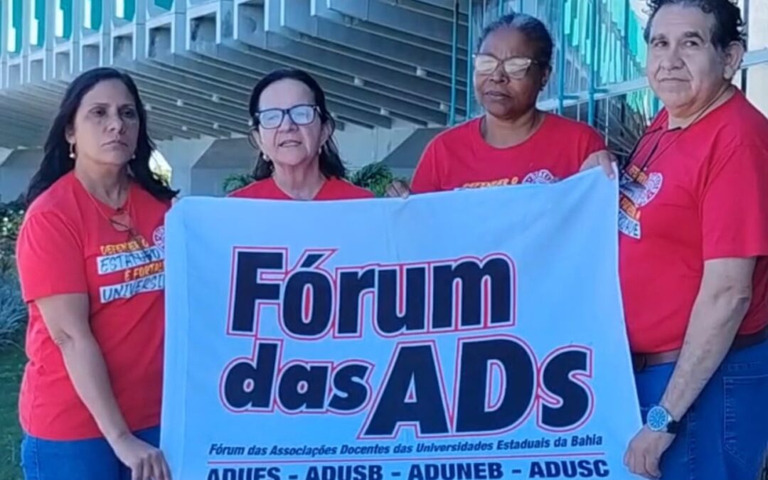 Após mais de 18 horas de ato, docentes das universidades estaduais recebem promessa de reunião com o governo